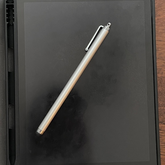 * ALREADY SOLD*Apple IPad Pro (9.7 inches) comes with keyboard and stylus . - Picture 5 of 5